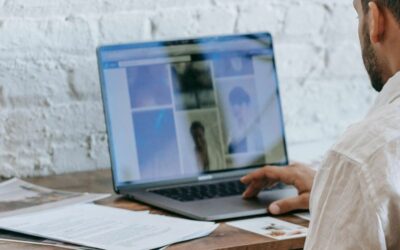 Télétravail vs Présentiel : comment trouver le parfait équilibre organisationnel pour votre équipe ?